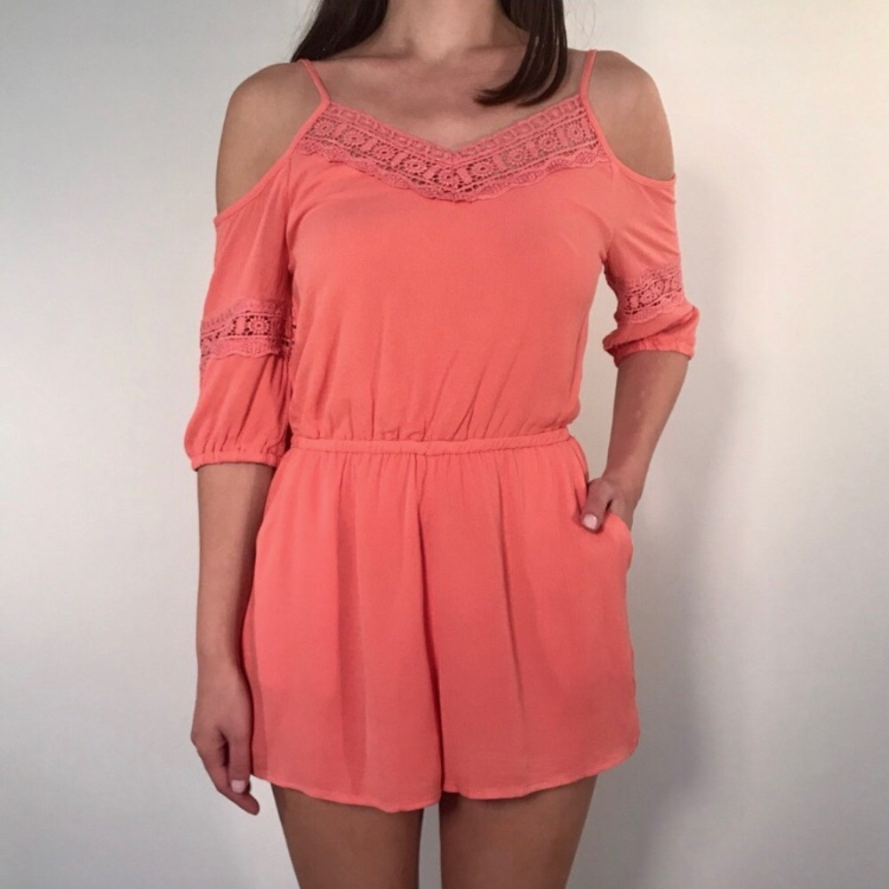 Angela Fashion - Cold Shoulder Lace Romper - Picture 2 of 4